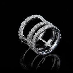 全黑背景拍珠宝,全黑背景下的珠宝魅力演绎