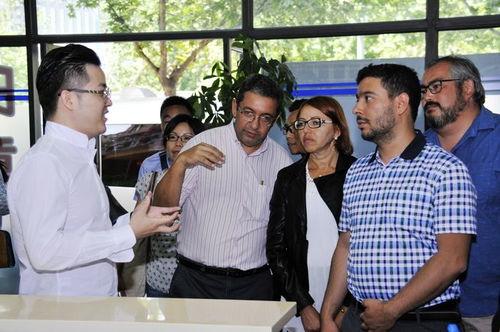 张珑橙背景,从平凡走向卓越的励志传奇